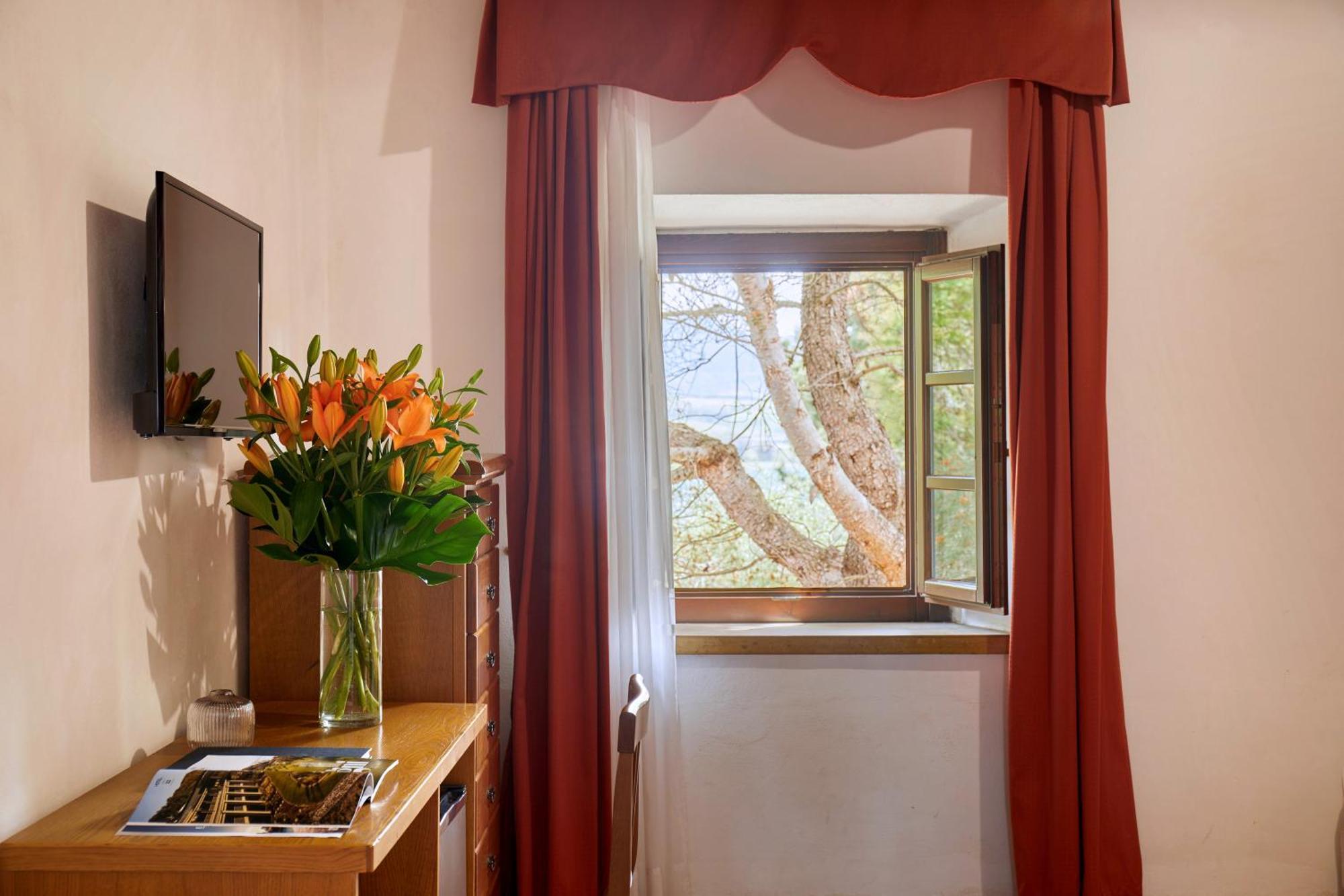 Relais Belvedere モンテカティーニ・ヴァル・ディ・チェーチナ 部屋 写真
