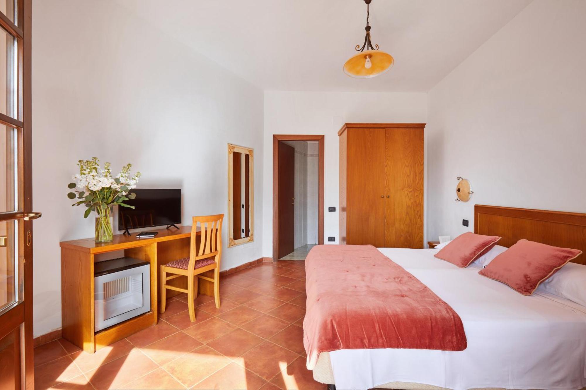 Relais Belvedere モンテカティーニ・ヴァル・ディ・チェーチナ 部屋 写真